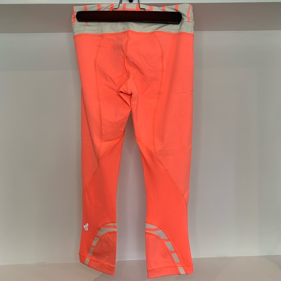 Lululemon Inspire Crop - SeaWheeze - Picture 2 of 4